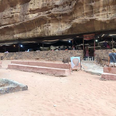 Flowers Rum Camp Wadi Rum Exterior foto